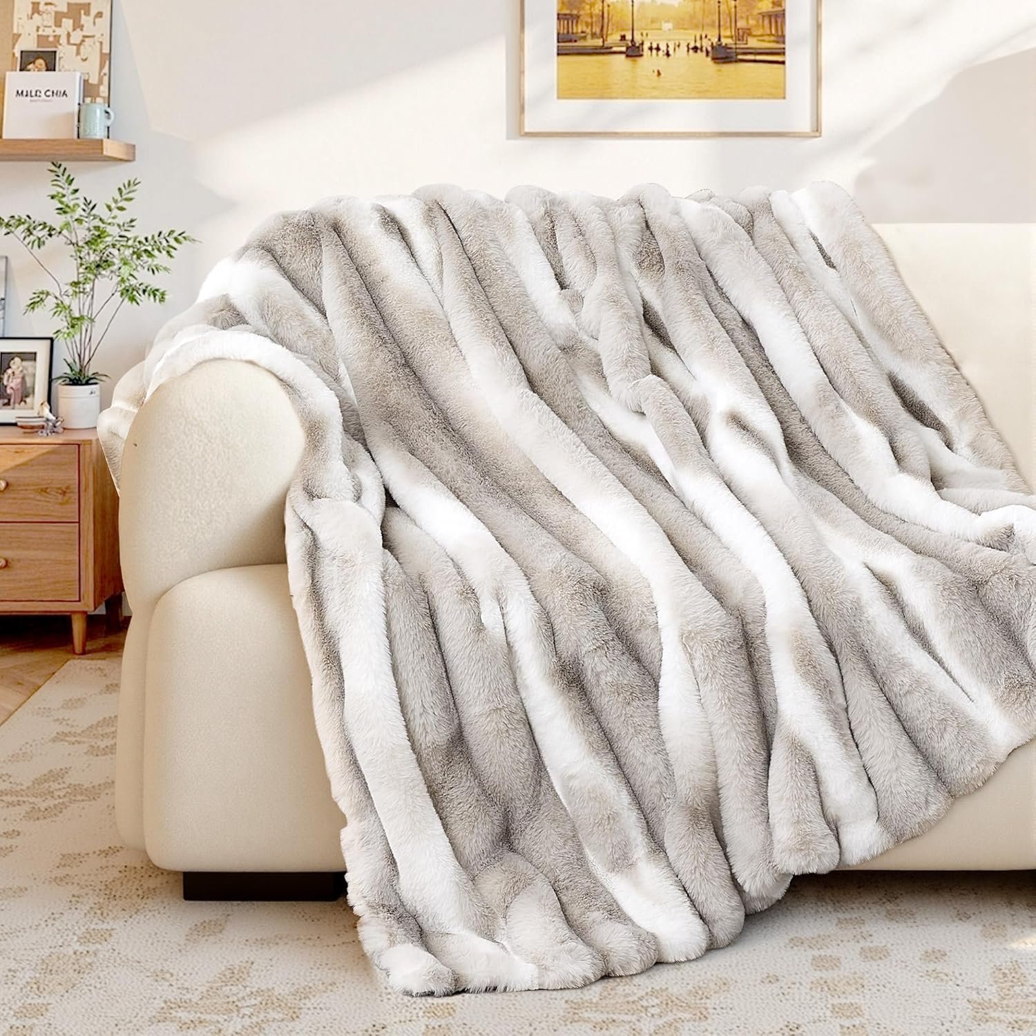 Plush Faux Rabbit Fur Throw Blanket – 850GSM Thick & Warm, Ultra Soft Fluffy Blanket for Couch, Bed, Sofa, Ideal Gift for Women, 50″ × 60″, Grey